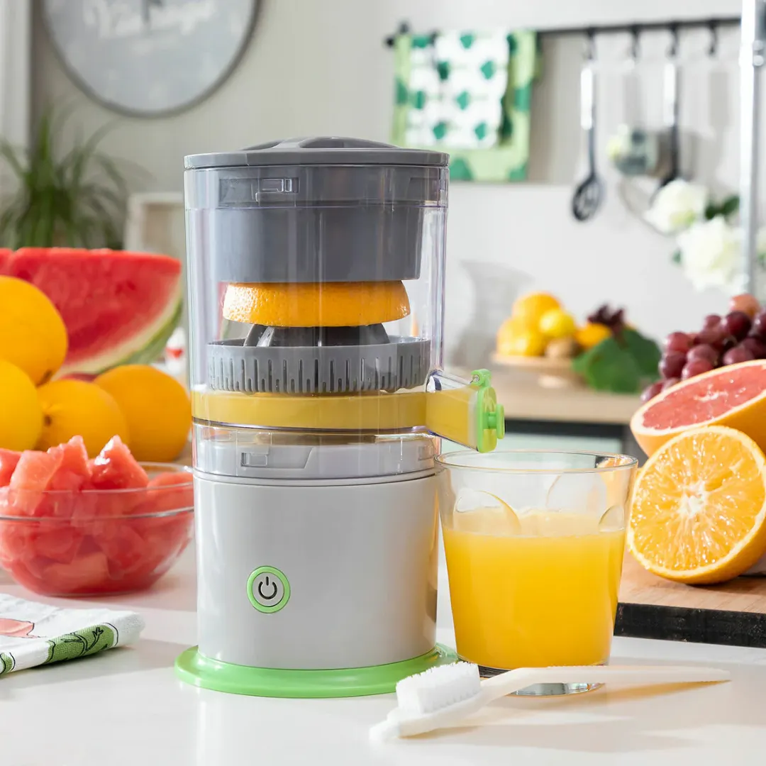 HandyJuicer: Rechargeable wireless juicer