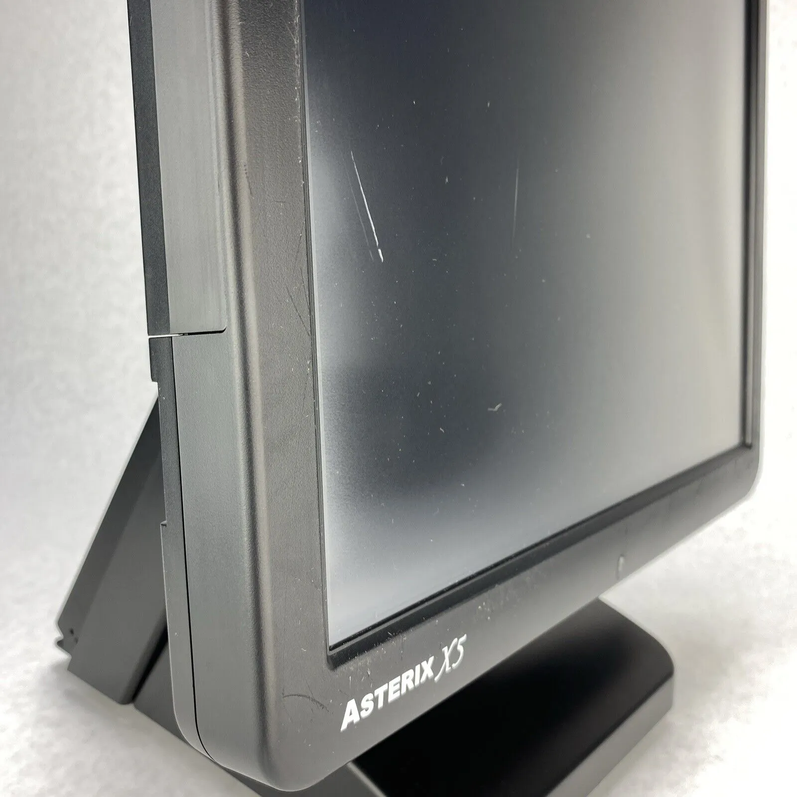 PioneerPOS AsterixTouch-X5 15" AIO Intel Atom D2250 1.86GHz 4GB RAM No HDD