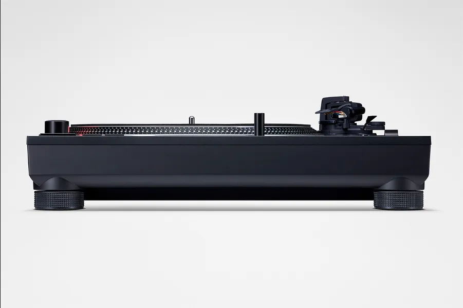 SHOWROOM MODEL - Technics SL-1200MK7 Direct Drive Turntable System