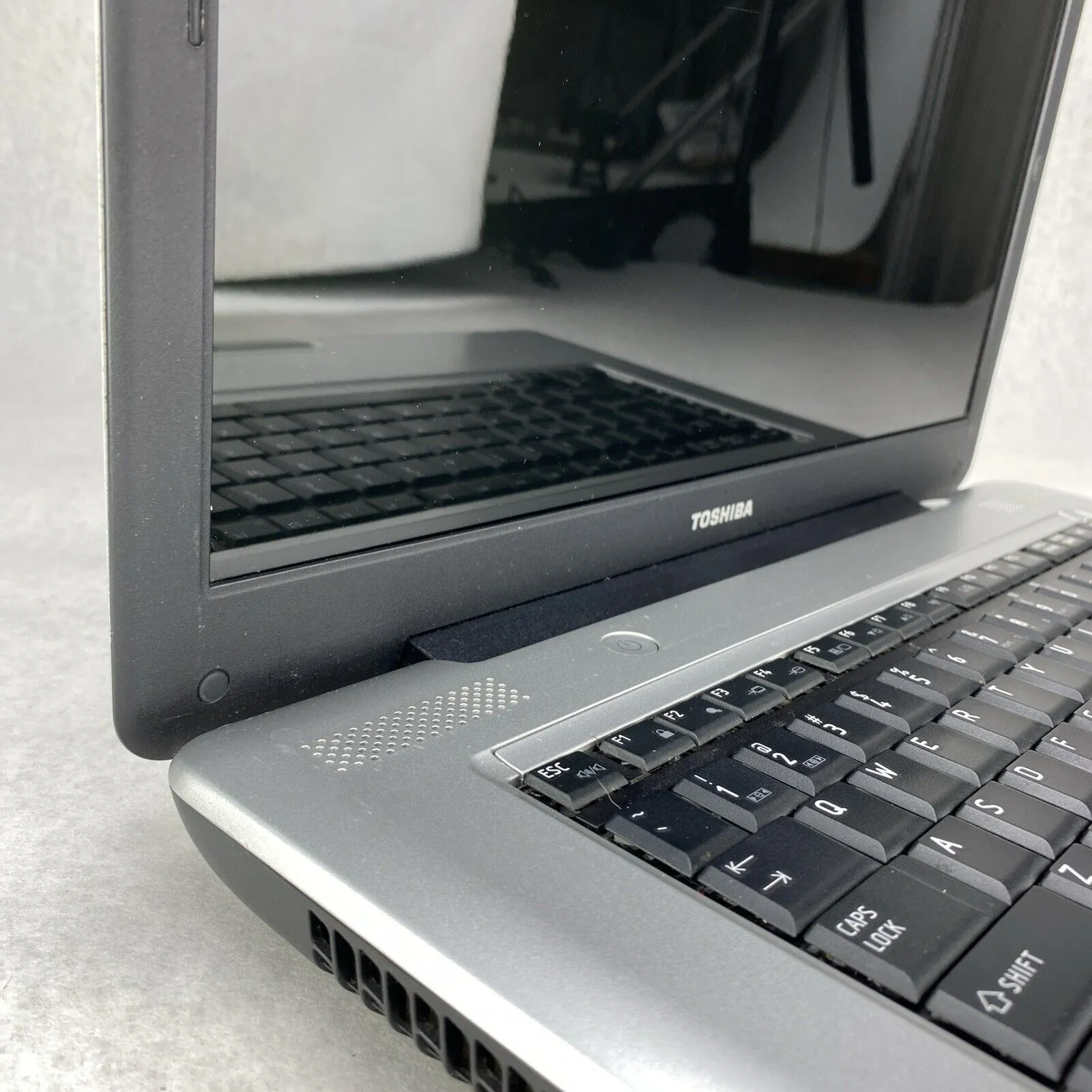 Toshiba Satellite L455-S4056 15.6" Celeron 900 2.20GHz 8GB RAM No Battery HDD OS
